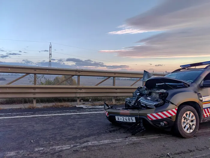 Trei mașini ale Armatei, implicate într-un accident pe șoseaua de centură a Ploieștiului