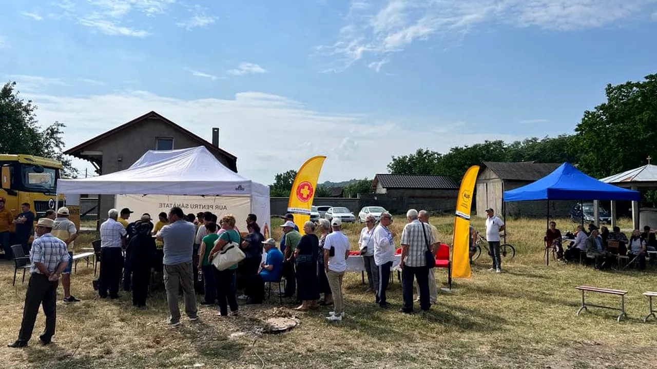 Caravana medicală AUR este la Bacău. În echipa spitalului mobil sunt medici interniști, de familie și medici oftalmologi