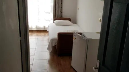 Un student din Cluj s-a trezit în STRADĂ. Ce i-a făcut proprietarul apartamentului închiriat
