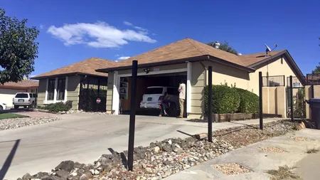 CASA din serialul „Breaking Bad”, scoasă la vânzare de proprietara disperată de fanii care o vizitează întruna. Cât costă celebra locuinţă