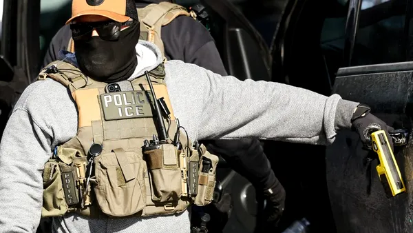 Extrema dreaptă din Europa cere o „poliție” de tip ICE pentru deportări, pe modelul promovat de Trump