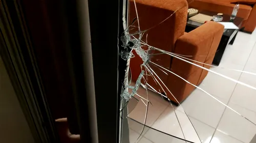 Concediu de coșmar pentru un turist român în Grecia: „Ne-a fost spartă locuința în care am fost cazați. Ce au furat hoții