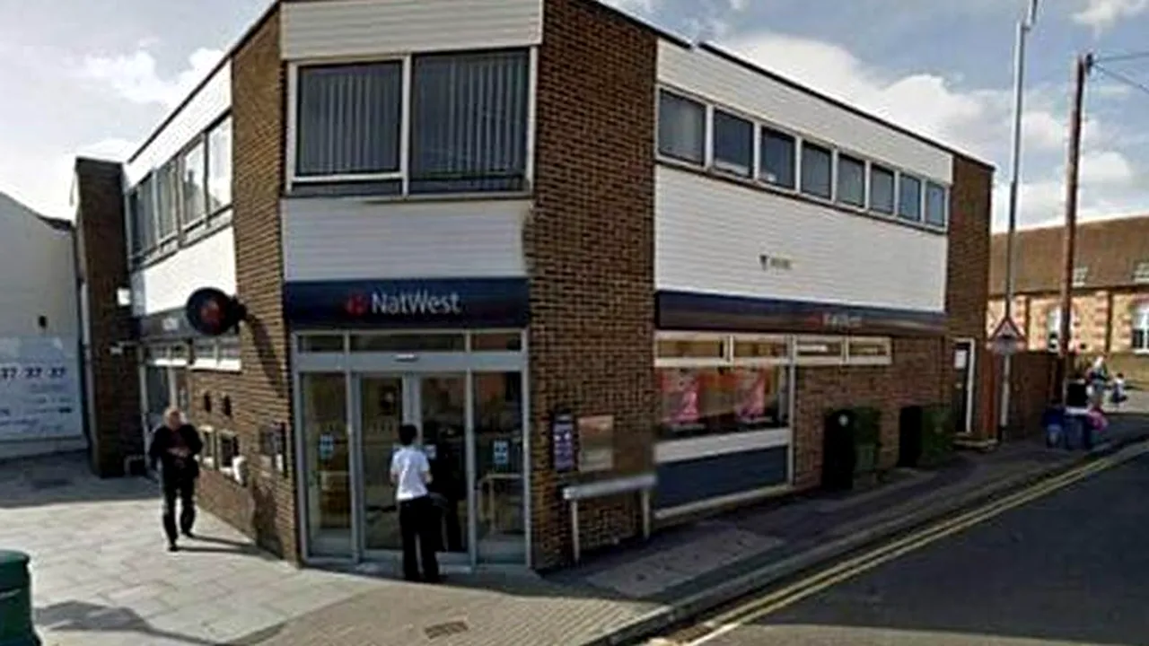 Cel mai prost jefuitor de bănci din lume? Cum i-a cerut acest bărbat casierei să-i dea banii