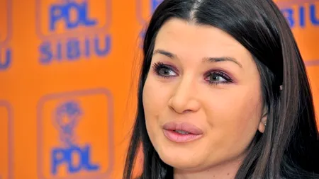 VIDEO - EBA, întâmpinată la Congresul PDL: 