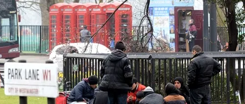 Un grup de cerșetori din România a ocupat un parc din centrul Londrei. GALERIE FOTO