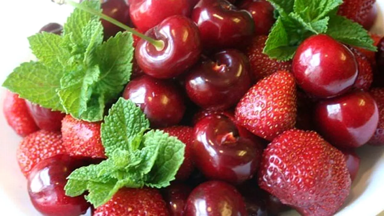 Cum alegeți cele mai bune cireșe și căpșuni