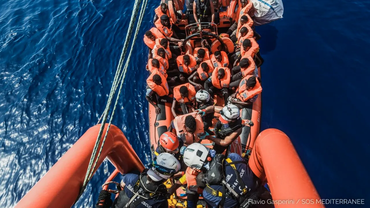 Peste 700 de migranți salvați weekendul acesta din Marea Mediterană