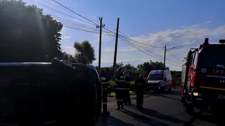 UPDATE - Un microbuz care transporta 9 copii s-a ciocnit cu un autoturism, la ieșirea din Târgoviște. A fost deschis dosar penal, după moartea a 2 persoane și rănirea altor 7 (FOTO-VIDEO)