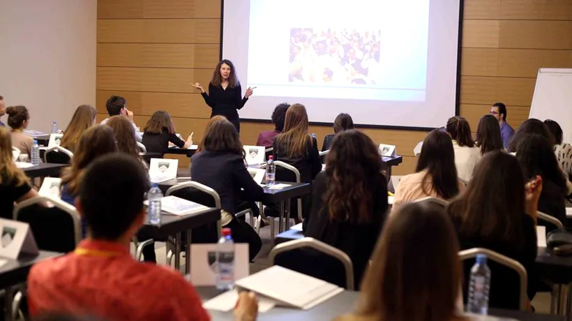 CCR a stabilit vârsta până la care pot munci femeile din România
