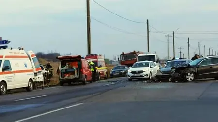 Accident GRAV pe DN1. O victimă a rămas încarcerată