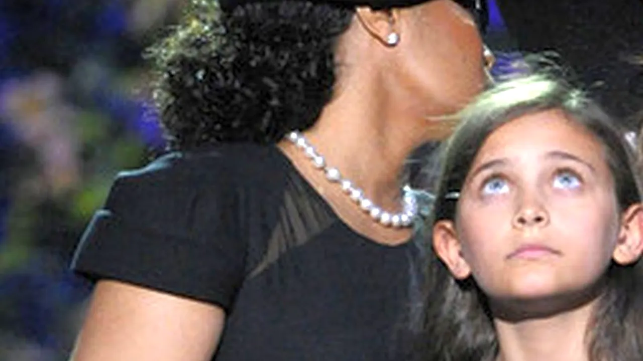 Janet Jackson ar fi PĂLMUIT-O pe Paris, fiica lui Michael Jackson