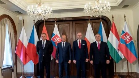 Orban și Fico, întâmpinați de PROTESTATARI la reuniunea Grupului Vișegrad /Premierul ungar: Summitul ”are sens”, ”în pofida disensiunilor”