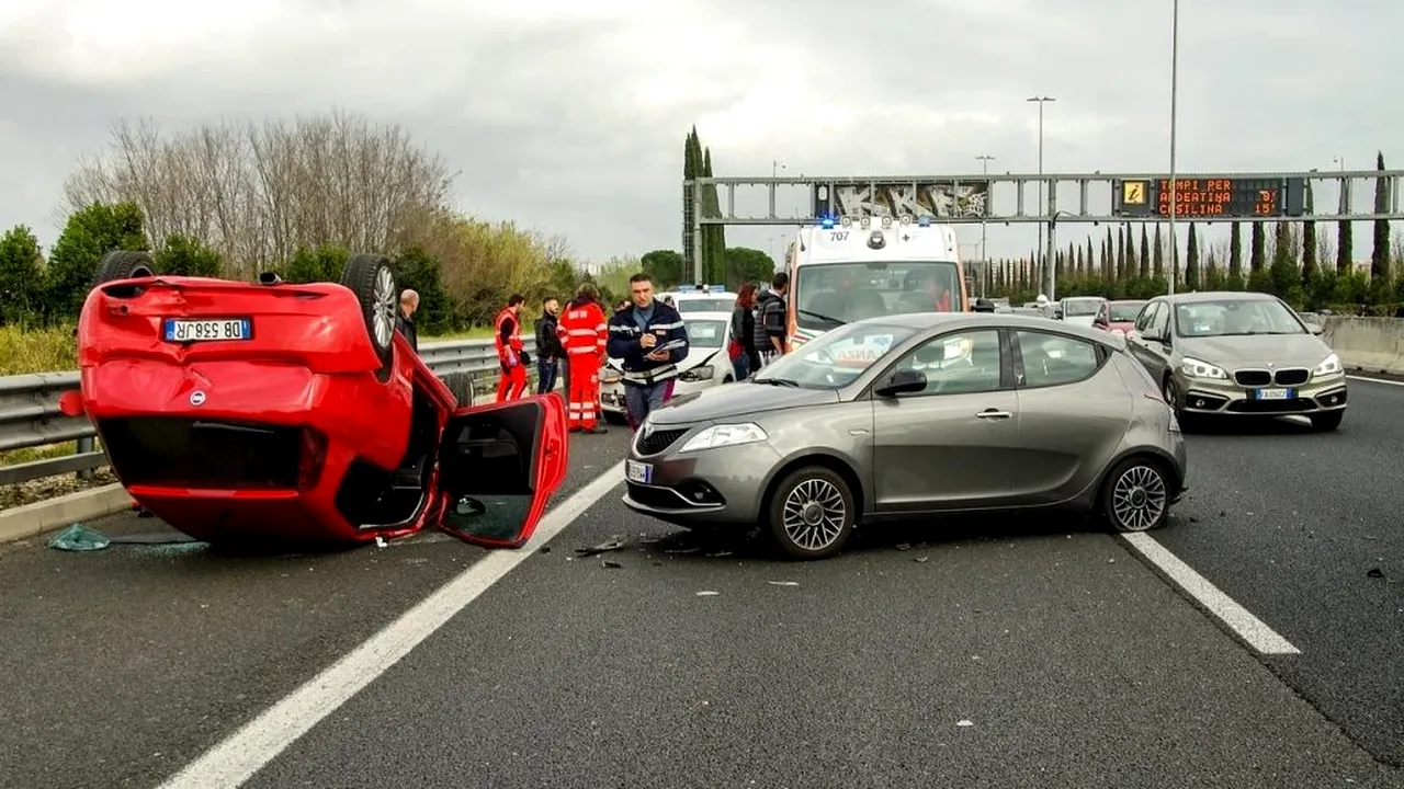 Grav accident rutier pe A1, cu patru răniți. Trei ambulanțe, chemate la fața locului