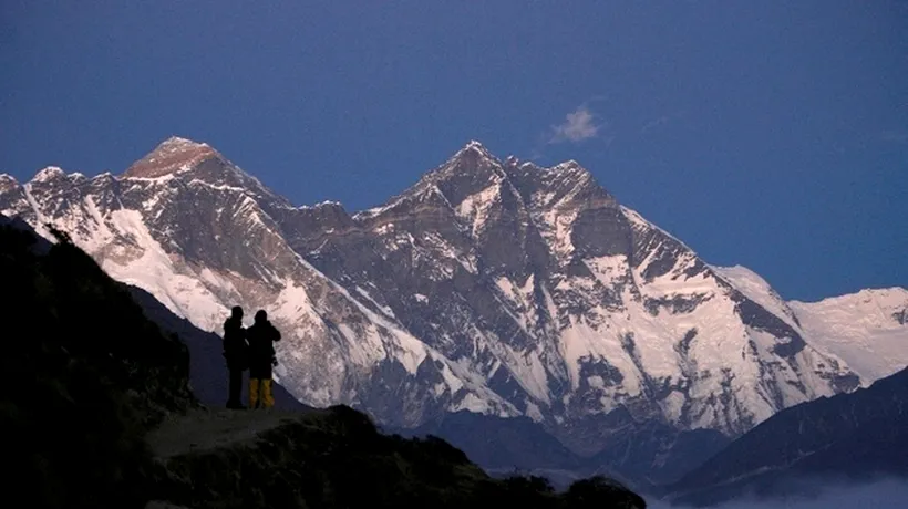 Cel puțin șase persoane au murit în urma unei avalanșe produse în Everest