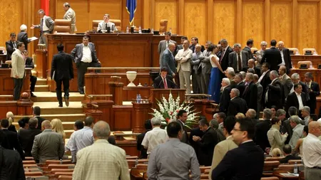 Guvernul ar putea propune pierderea de drept a mandatului de parlamentar în caz de incompatibilitate