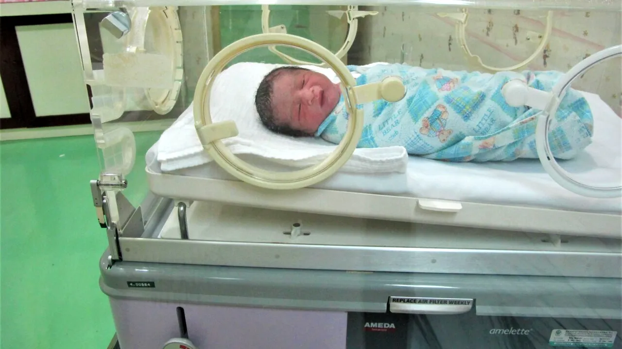 Medicul ginecolog acuzat de omor calificat, Florian Robe, profesează în continuare