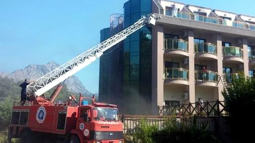 Sute de turiști dintr-o stațiune din Turcia populară printre români, evacuați din cauza unui incendiu: 15 persoane au fost rănite