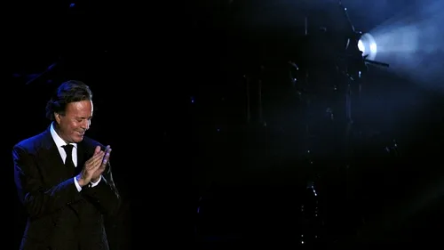 Julio Iglesias se întoarce la București, într-un concert la Sala Palatului, pe 24 octombrie