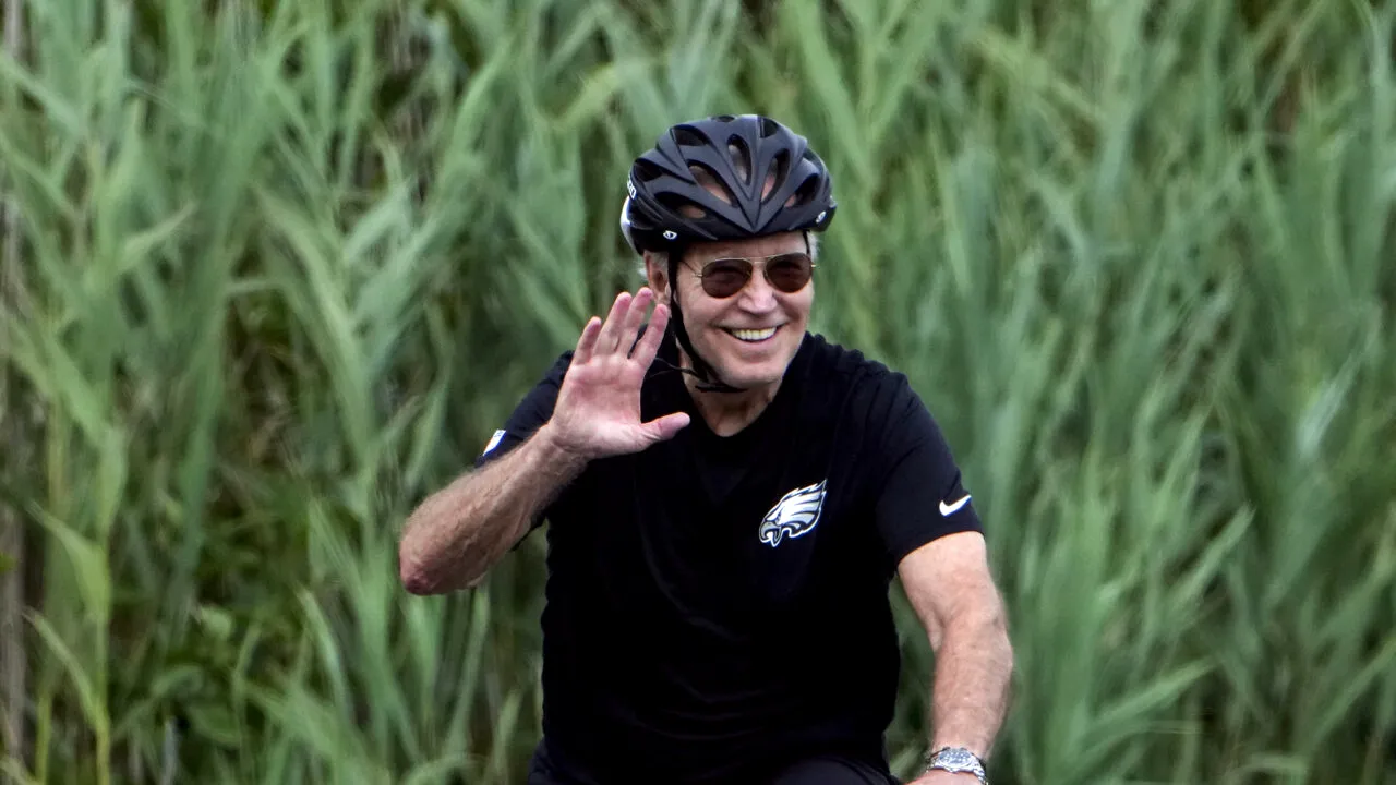 Liderul planetei e la plajă. Joe Biden și-a început vacanța de 10 zile în Delaware. Președintele SUA a stat aproape jumătate din mandat în vacanță
