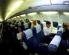 De ce este recomandat să postești în AVION. Ce alimente trebuie evitate în zbor, în opinia experților
