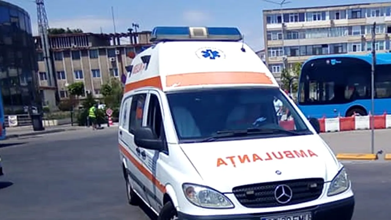 Bărbat, lovit pe un drum din Argeș și lăsat să MOARĂ. Un trecător a chemat Ambulanța, dar victima a decedat