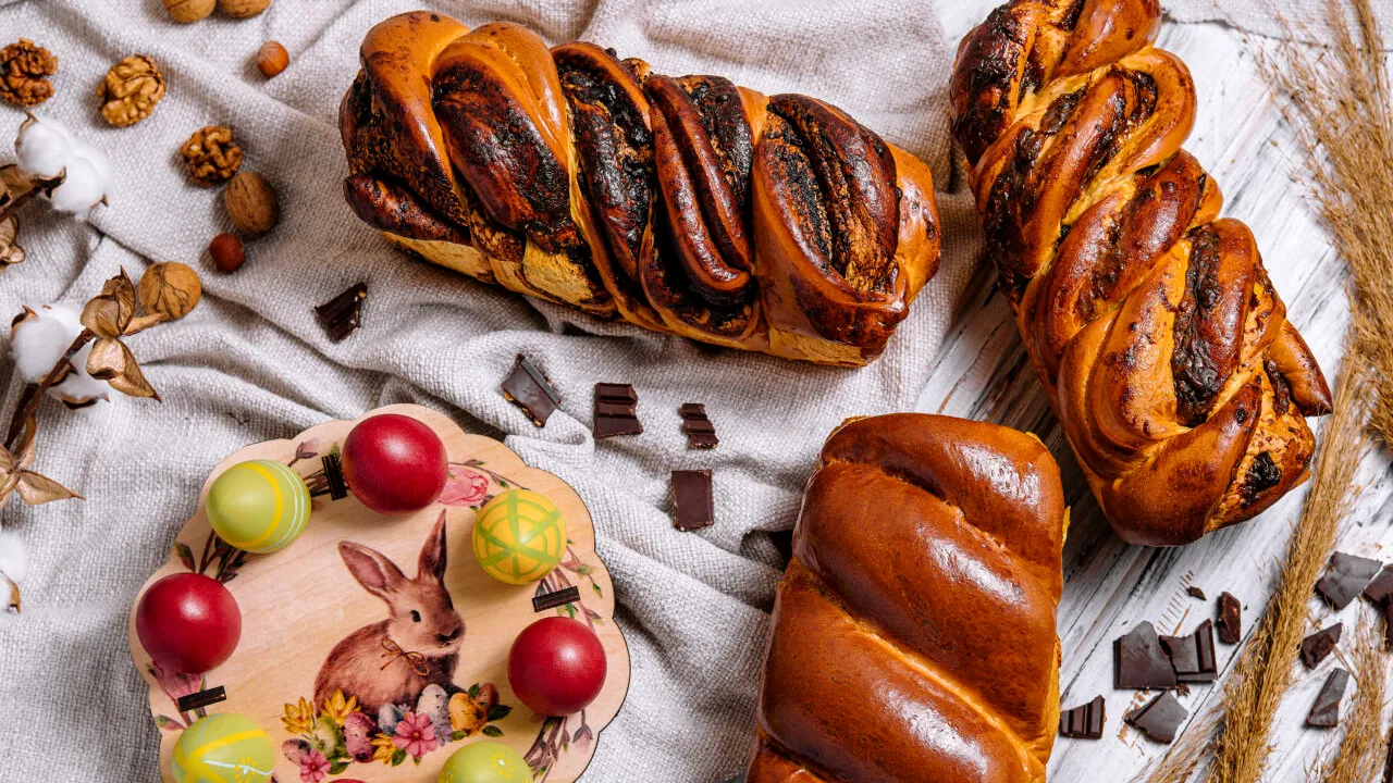 Secretul MOLDOVENCELOR pentru un cozonac pufos și o coajă lucioasă a fost dezvăluit. Ingredientele care fac diferența