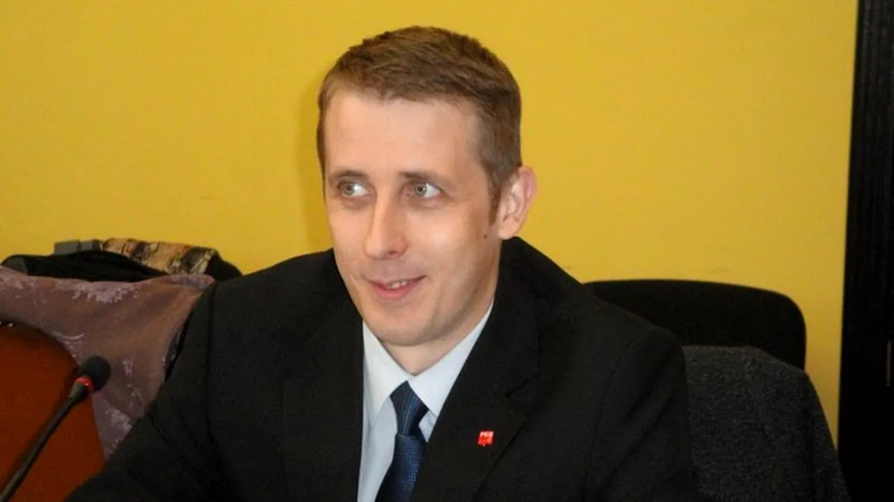 Primarul din Botoșani pune la bătaie o tabletă iPad pentru copilul care-i spune integral poezia Luceafărul. Cum explică Ovidiu Portariuc regulile concursului