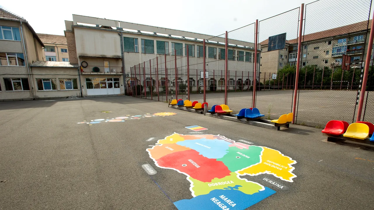 12 școli din Sibiu au fost dotate cu o platformă de jocuri care să înlocuiască telefonul mobil