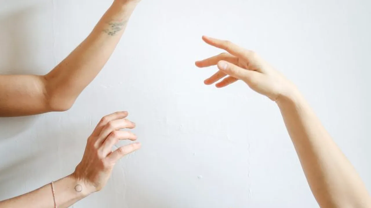 CORONAVIRUS. Personalul medical din Iran combate coronavirusul prin dans