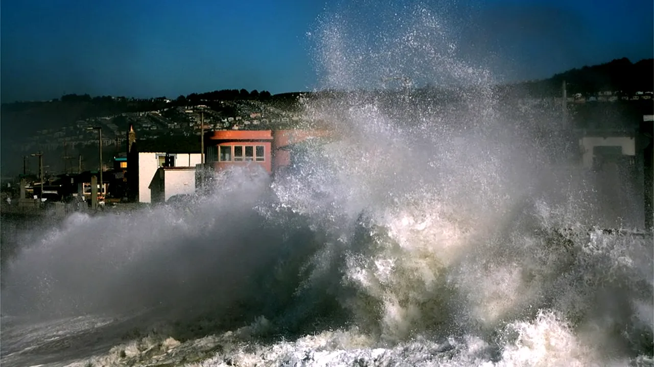 Superfurtuna abătută asupra Californiei a lăsat fără electricitate peste o jumătate de milion de case | VIDEO