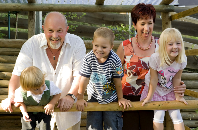 românii care au o familie tradițională și-ar dori să aibă o familie modernă