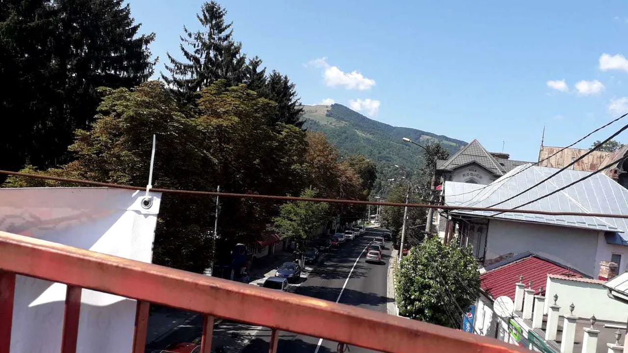 Orașul din Valea Prahovei în care primarul vrea să introducă viniete: Pe noi ne poluează la fel de mult ca în București