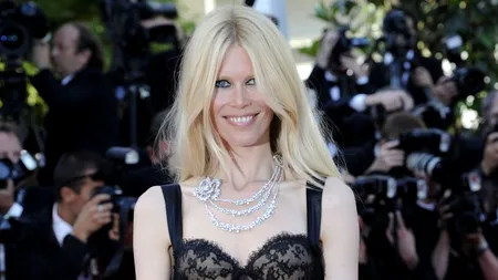 Claudia Schiffer, pictorial incendiar la 48 de ani. Cum arată celebrul top-model - FOTO