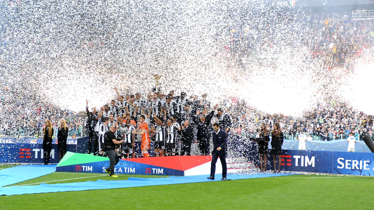 Șase fani ai echipei Juventus Torino au fost răniți la parada în care sărbătoreau un nou titlu de campioană a Italiei VIDEO