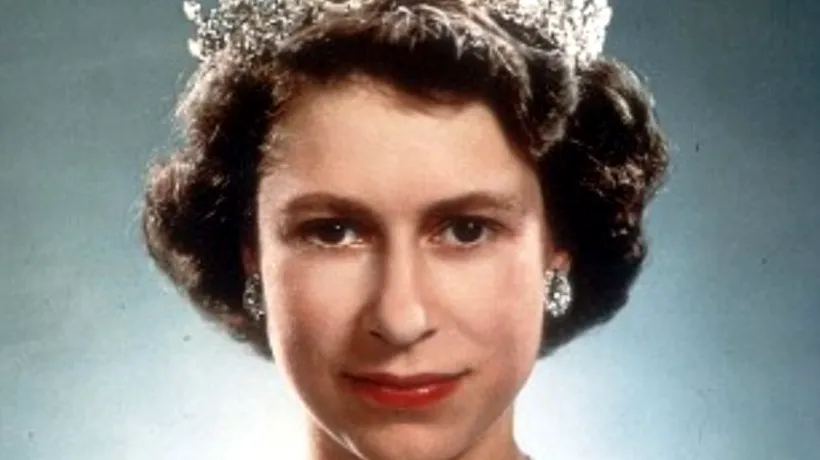 GALERIE FOTO. O colecție de bijuterii ale reginei Marii Britanii, dezvăluită în premieră publicului
