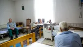 Condiții insalubre la un azil de bătrâni din Sibiu. Pacienții stau murdari și întinși pe podea! | VIDEO