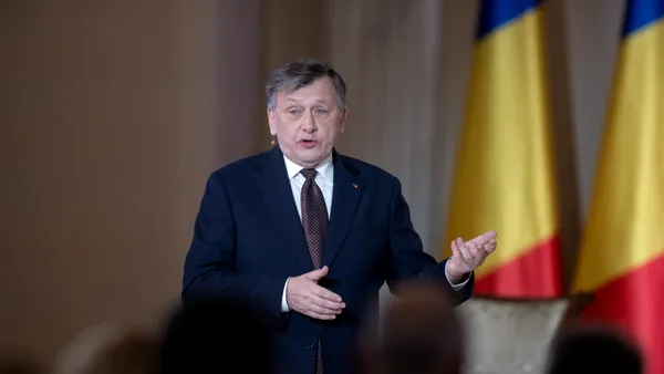 Crin Antonescu: Salut cu plăcută surprindere faptul că Nicușor Dan vorbește, pentru prima oară în istorie, de la Cotroceni, despre greșelile Europei