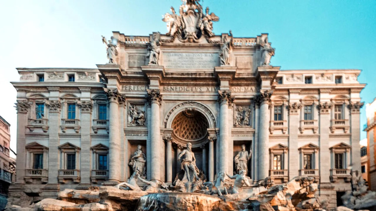 Turiștii străini vor fi nevoiți să plătească o taxă pentru a admira faimoasa Fontana di Trevi din Italia. Ce valoare are și când va intra în vigoare