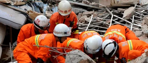O alunecare de teren a provocat prăbușirea unui bloc de nouă etaje în China