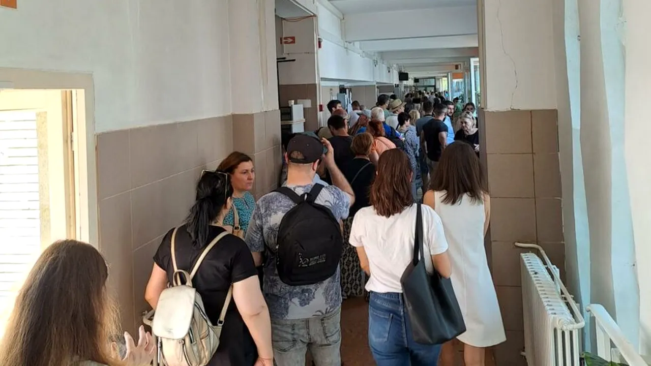 AGLOMERAȚIE la secțiile de votare din Colegiul Național ”Ion Neculce”, din Sectorul 1