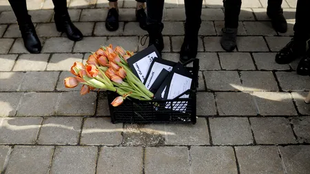 CRIMA de la metrou: Fata era CU MÂINILE ÎNTINSE. Nu am încercat să o ajut. Pe mine mă interesa să-mi găsesc pantaloni MAI IEFTIN