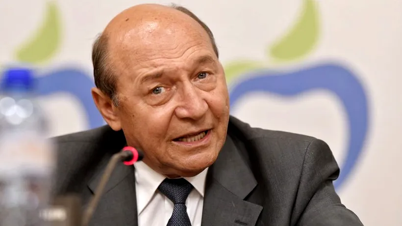 Traian Băsescu, despre AUR: “Un partid de extremă dreapta, o reacție la USR!” / “Are două elemente: tricolorul în mână și poporul la gură!”