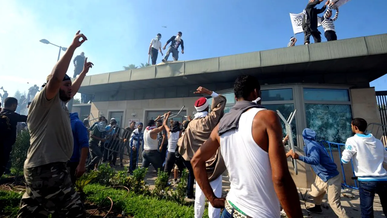 Aproximativ 100 de cetățeni americani au fost evacuați din Tunisia pe fondul protestelor