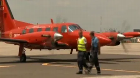 Medicii români zboară cu avioane vechi de zeci de ani, în timp ce un avion modern, de 1 milion de euro, stă în hangar. ''Îi lipsește o piesă''
