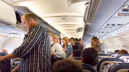 Cele 6 obiecte pe care nu trebuie să le atingeți niciodată într-un avion