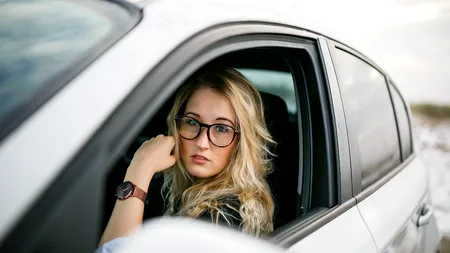 O FEMEIE din Satu Mare, bătută și sechestrată chiar de propriul soț pentru că „nu conducea cum trebuie”. Soția a luat o decizie drastică