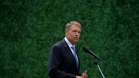 Președintele Iohannis a decorat trei supraviețuitori ai Pogromului de la Iaşi