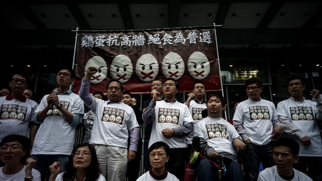 Grevă de proporții în China: 50.000 de angajați din fabricile Adidas și Nike au ieșit în stradă