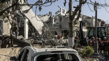 VIDEO Conflict Israel-Iran | Zeci de RACHETE balistice iraniene au căzut în orașe israeliene /Depozit de petrol din Teheran, atacat de Israel