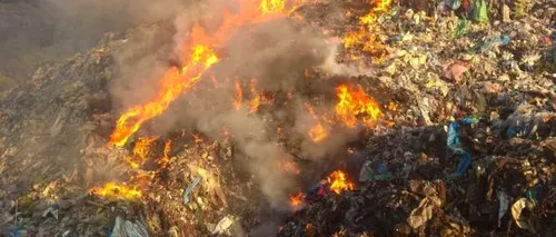 Incendiu puternic la groapa de gunoi a municipiului Sighișoara. A fost emis un mesaj de avertizare Ro-Alert (VIDEO)